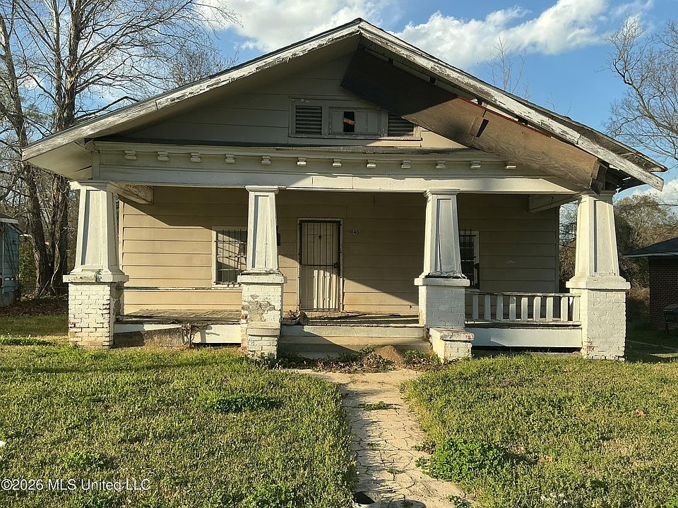 1st image of 1040 Central St