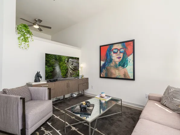 Main & Clay, 633 E Main St Unit 644, Louisville, KY 40202