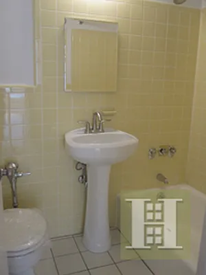 Rented by Halstead Real Estate | media 20
