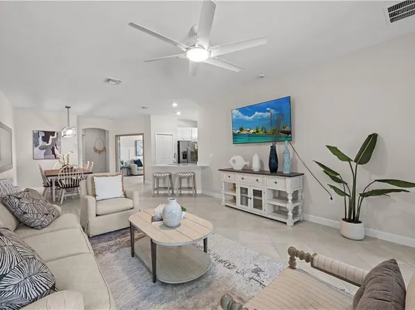 9051 Leatherwood Loop, LEHIGH ACRES, FL 33936