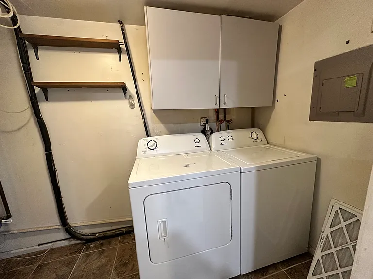 2 Churchill Cir — Photo 12