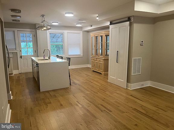 2nd image of 714 Rappolla St