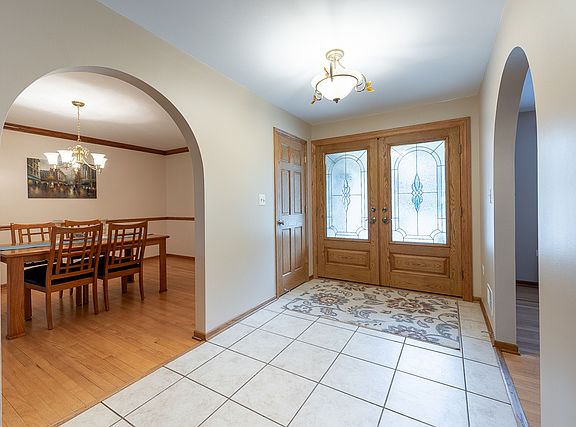 3rd image of 1N520 Center Ave