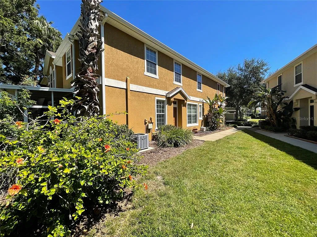3 bed, 2.5 bath, 1776 sqft, $2,995 — Photo 3