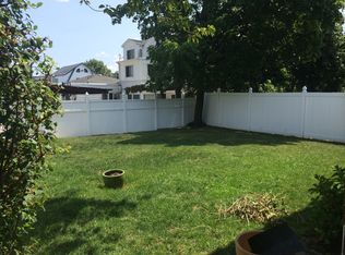 8781 191st St, Hollis, NY 11423