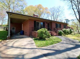1370 4th St NW, Hickory, NC 28601