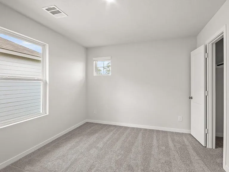 496 Shoreview Dr — Photo 16