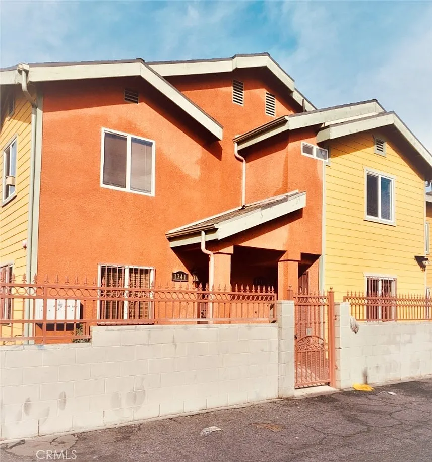 3 bed, 1350 sqft, $3,400 — Photo 1