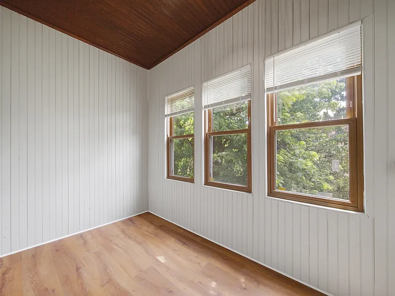 1915 W Lunt Ave #2 — Photo 12