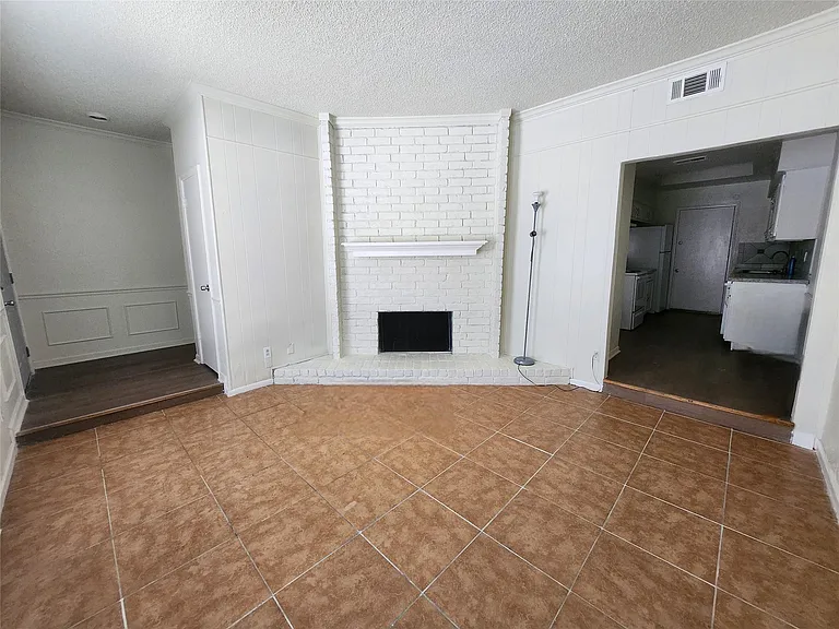 7700 Creekbend Dr #98 — Photo 3