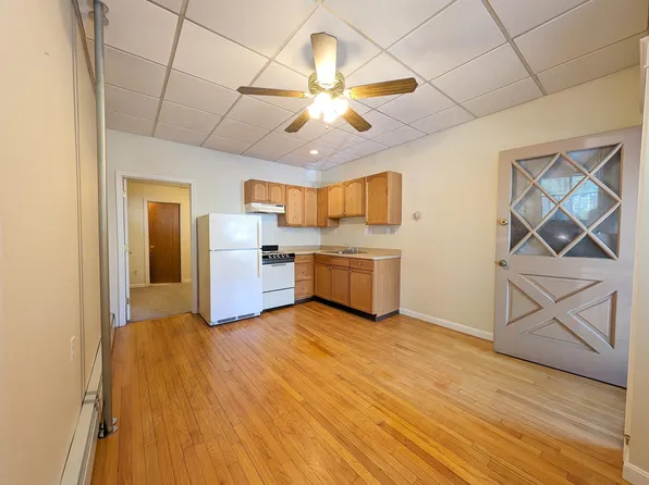 128 Rogers Ave APT 2R, Somerville, MA 02144