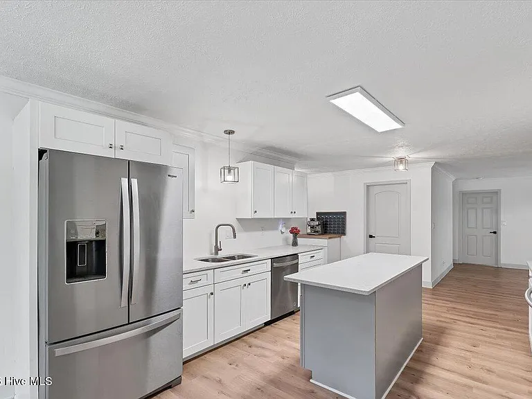 109 Grampian Way — Photo 15