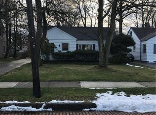 1010 Keystone Dr, Cleveland Heights, OH 44121