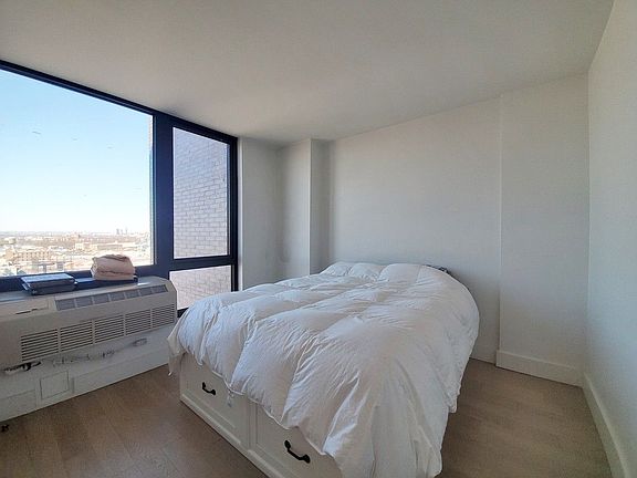 5th image of 645 4th Ave #1104