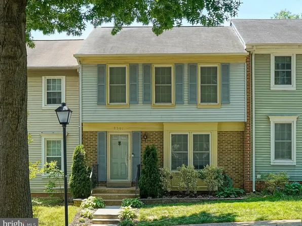 8561 Dellway Ln, Vienna, VA 22180