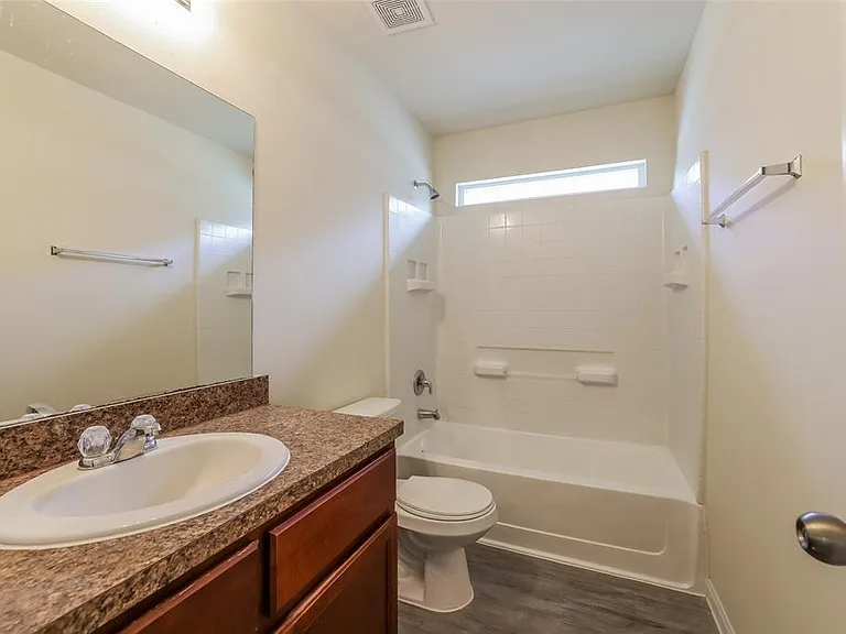 5814 Northern Oak St — Photo 12