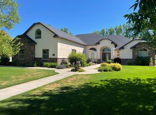 996 N Woodstream Pl, Eagle, ID 83616