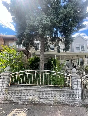 Sold by Corcoran | media 12