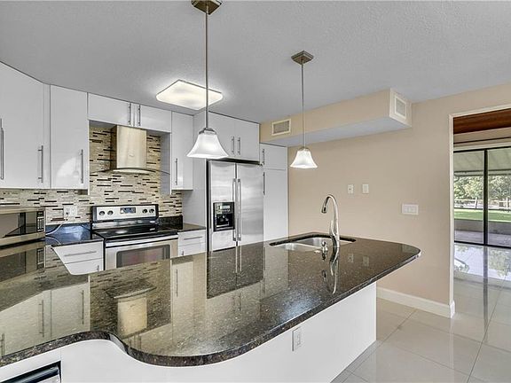 5th image of 5218 Cypress Creek Dr #101