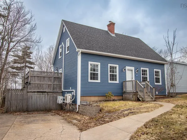 169 Quaker Cres, Lower Sackville, NS B4C 2Z3