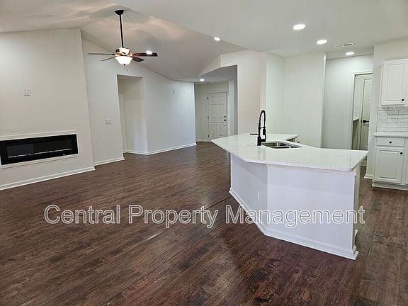 5th image of 4 Westshire Dr
