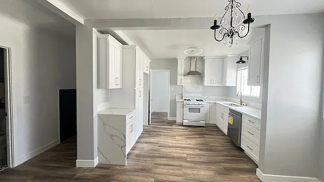 16241 Chicago Ave — Photo 5