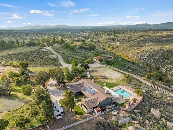 17285 Ridge Canyon Dr, Riverside, CA 92506