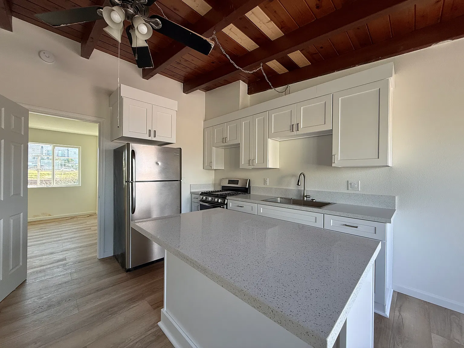1 bed, 440 sqft, $2,495 — Photo 3