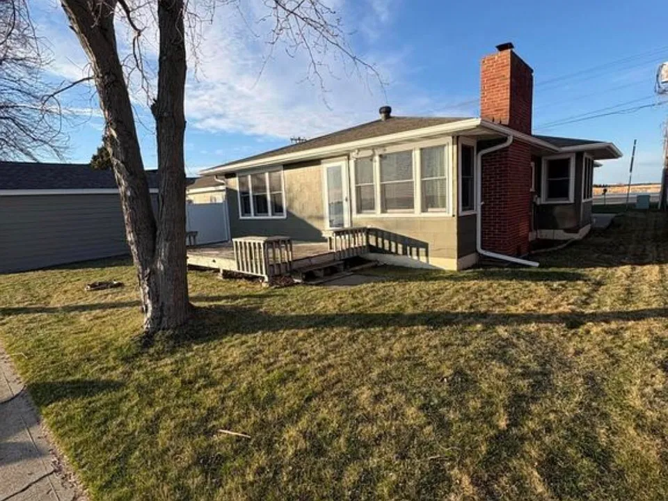 148 N Lake Dr