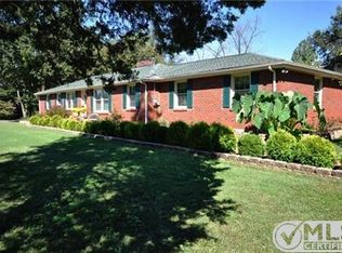 223 Cherokee Rd, Hendersonville, TN 37075