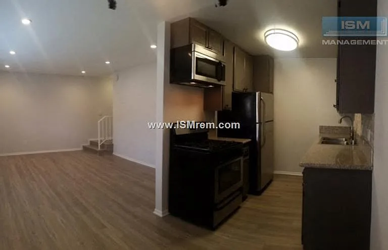 14417 Tiara St — Photo 10
