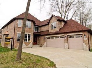 107 Aprina Ln, Bloomingdale, IL 60108