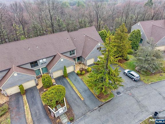 4th image of 44 Manchester Lane