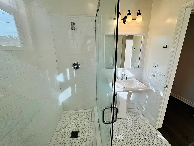 825 N Pasadena Ave — Photo 28
