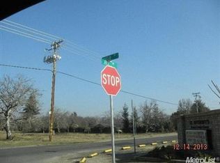 8407 Fox Rd, Hughson, CA 95326