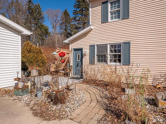 4th image of 4419 Tittabawassee Rd