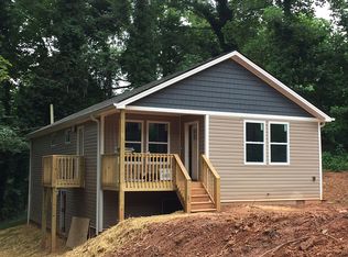 111 Tail Feather Ln, Candler, NC 28715