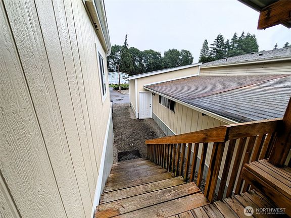 4th image of 10239 185th Avenue SW #53