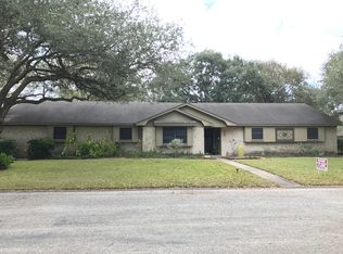 2308 Hancock Ln, El Campo, TX 77437
