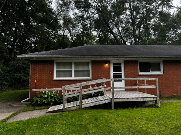 829 Pierce Rd, Lansing, MI 48910