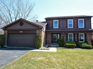 5S631 Hummingbird Ln, Naperville, IL 60540