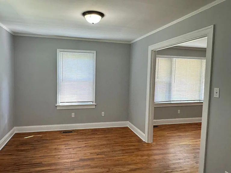 634 Lafayette Rd — Photo 7
