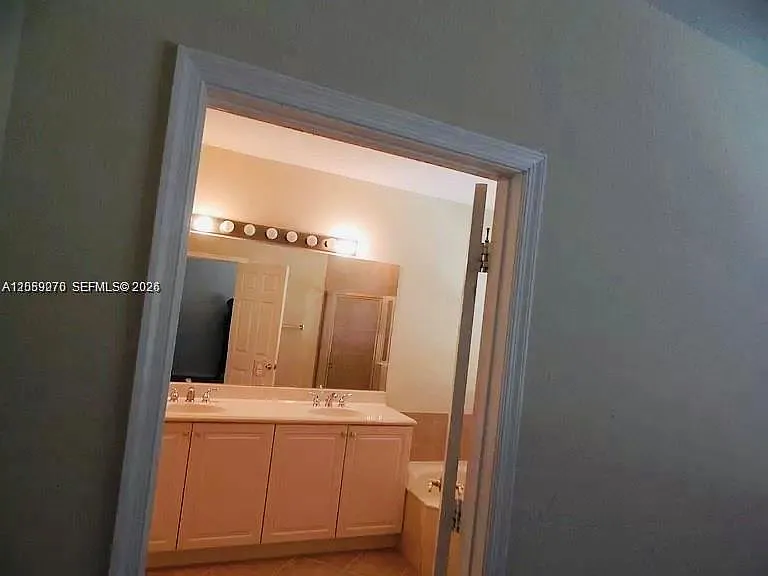 8444 SW 29th St #103 — Photo 9