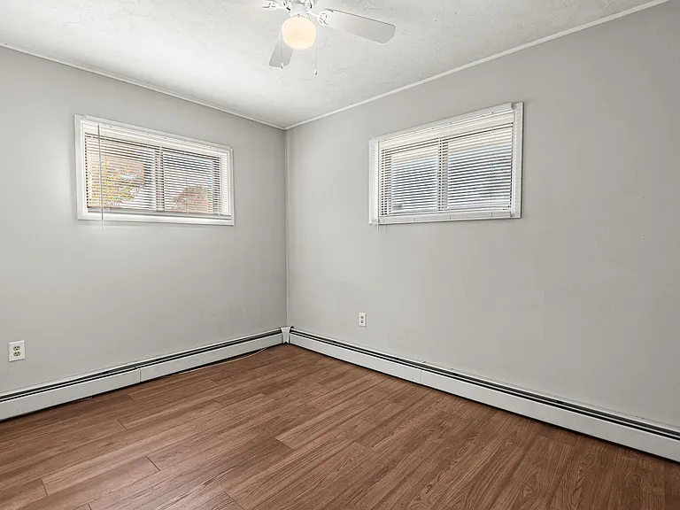 305 N Park Dr — Photo 13