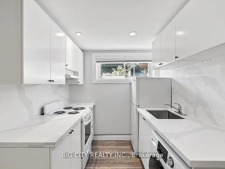 18 Wexford Blvd #2 — Photo 5