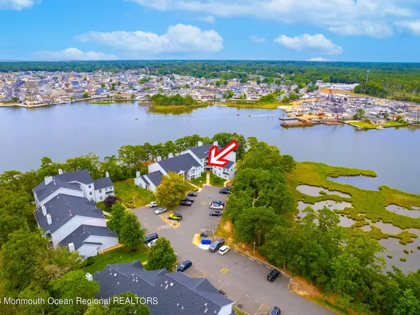 118 Waters Edge Drive, Toms River, NJ 08753