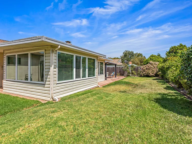 6221 Marlborough Dr — Photo 24