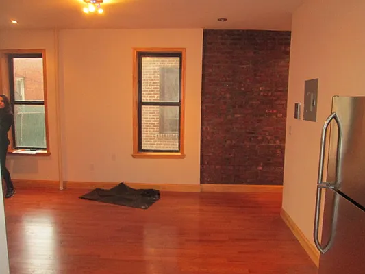 Rented by The Hamilton Group | media 2