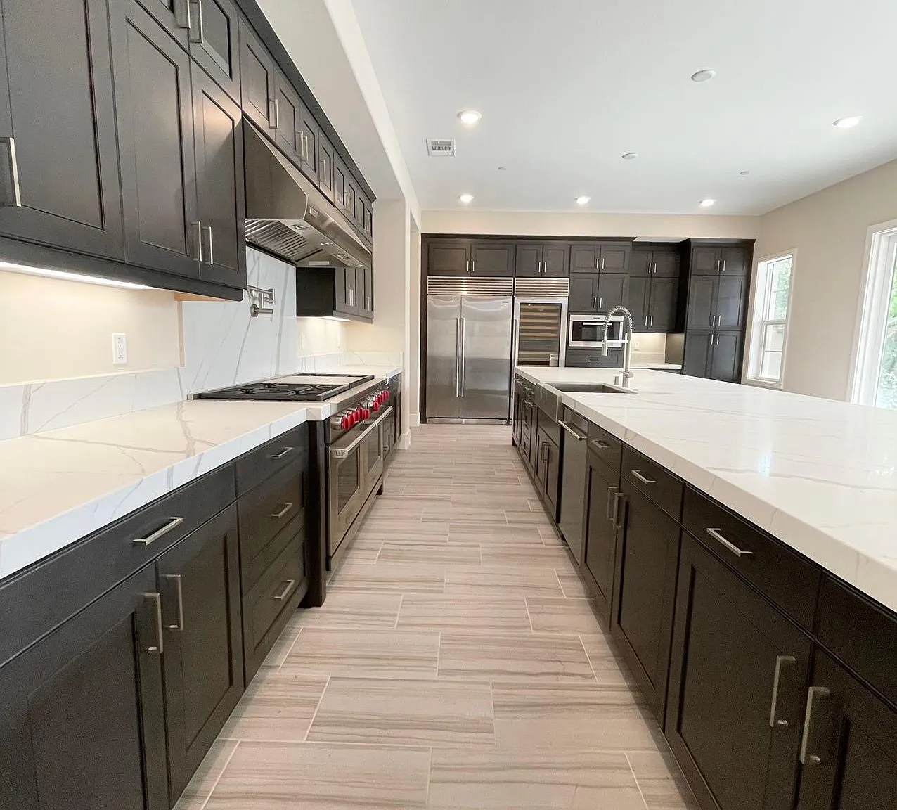 4 bed, 4.5 bath, 4916 sqft, $11,000 — Photo 4