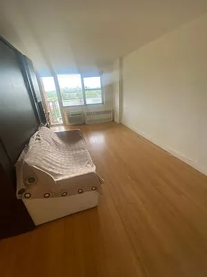 971 Jerome St APT 7A photo 1
